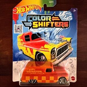 Hot Wheels Color Shifters ‘55 Chevy Panel Rescue Van